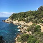 Seahomes Vacations - Seafront Fenals & Pkg Appartement *