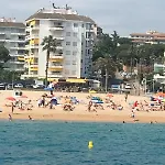 Appartement Seahomes Vacations - Seafront Fenals & Pkg *