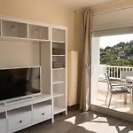 Appartement Seahomes Vacations - Seafront Fenals & Pkg