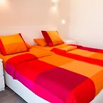 Appartement Seahomes Vacations - Seafront Fenals & Pkg