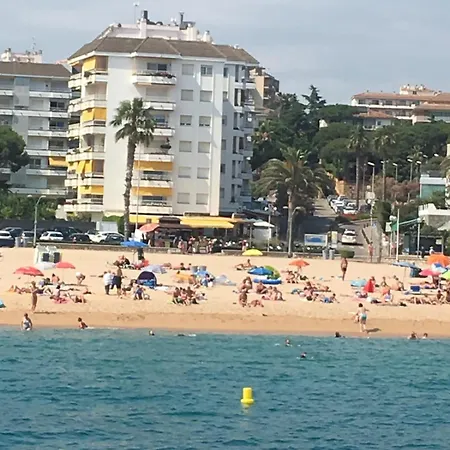 Apartment Seahomes Vacations - Seafront Fenals & Pkg *