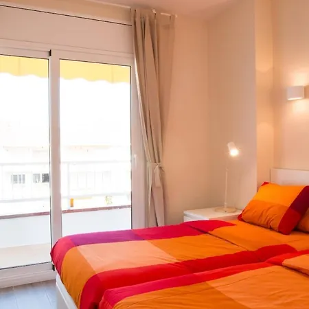 Seahomes Vacations - Seafront Fenals & Pkg