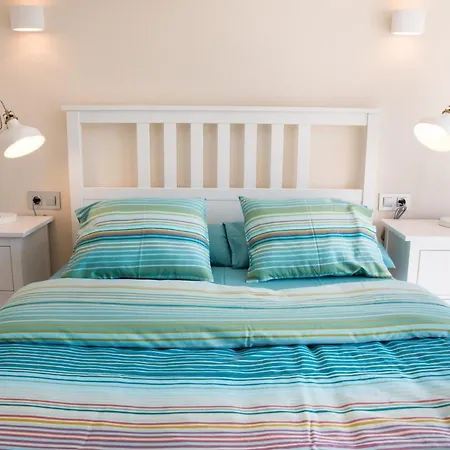 Seahomes Vacations - Seafront Fenals & Pkg