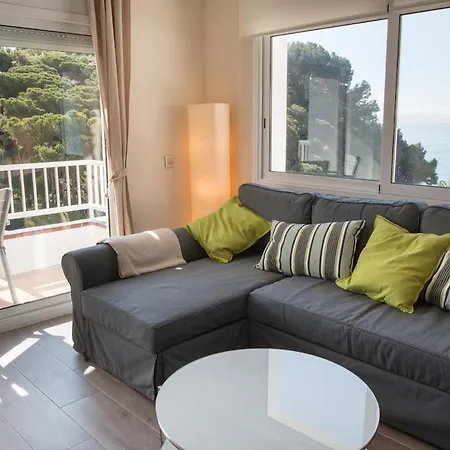 Seahomes Vacations - Seafront Fenals & Pkg Apartamento