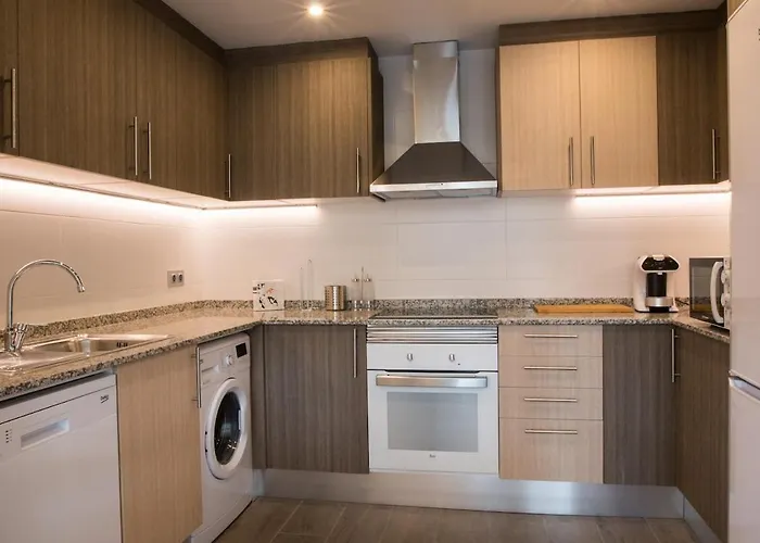 Seahomes Vacations - Seafront Fenals & Pkg Apartmán