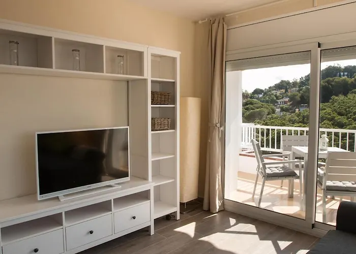 Apartmán Seahomes Vacations - Seafront Fenals & Pkg