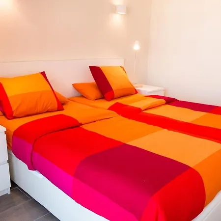 Appartement Seahomes Vacations - Seafront Fenals & Pkg