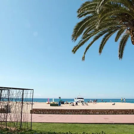 Seahomes Vacations - Seafront Fenals & Pkg *