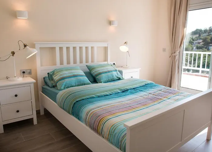 Seahomes Vacations - Seafront Fenals & Pkg * Λορέτ Ντε Μαρ