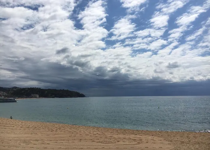 Seahomes Vacations - Seafront Fenals & Pkg Διαμέρισμα Λορέτ Ντε Μαρ