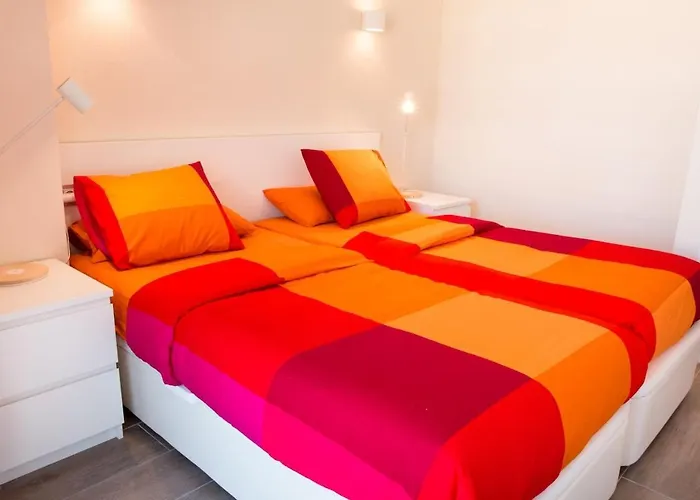 Διαμέρισμα Seahomes Vacations - Seafront Fenals & Pkg